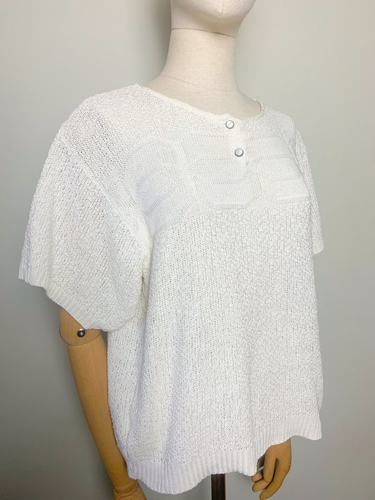 Top blanc col rond avec boutons manches courtes en maille vintage