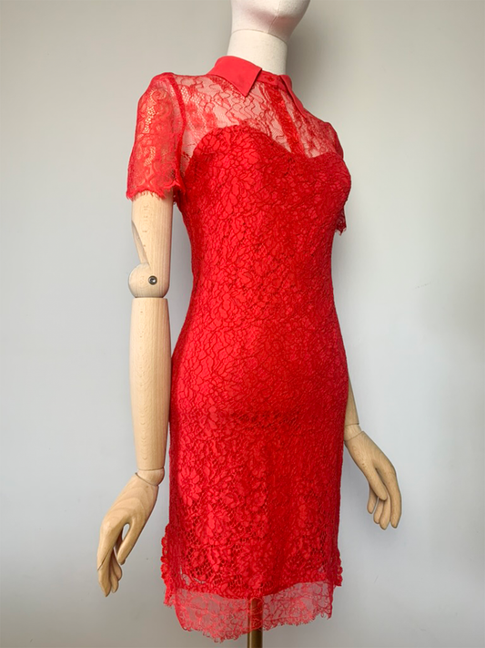 Robe chic rouge en dentelle Belair