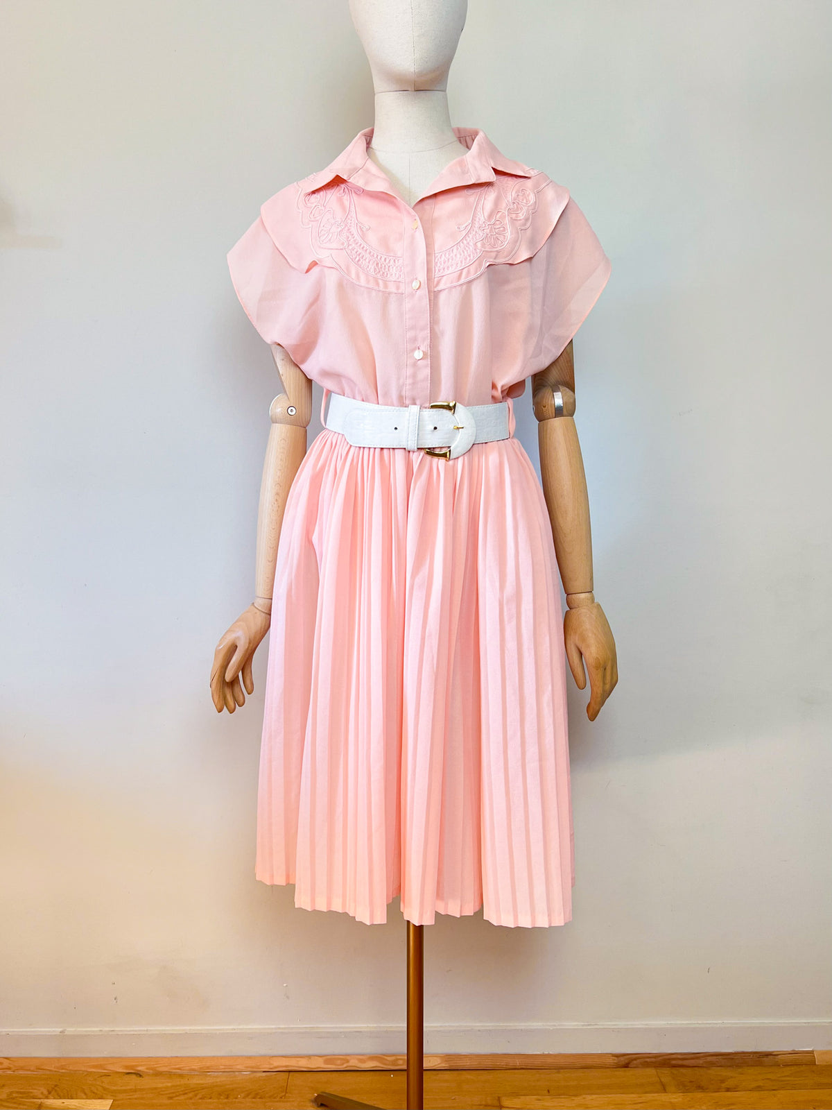 Robe Vintage Années 80 90 Rose Abricot Plissé Soleil – Fabriquée en France – T40/42