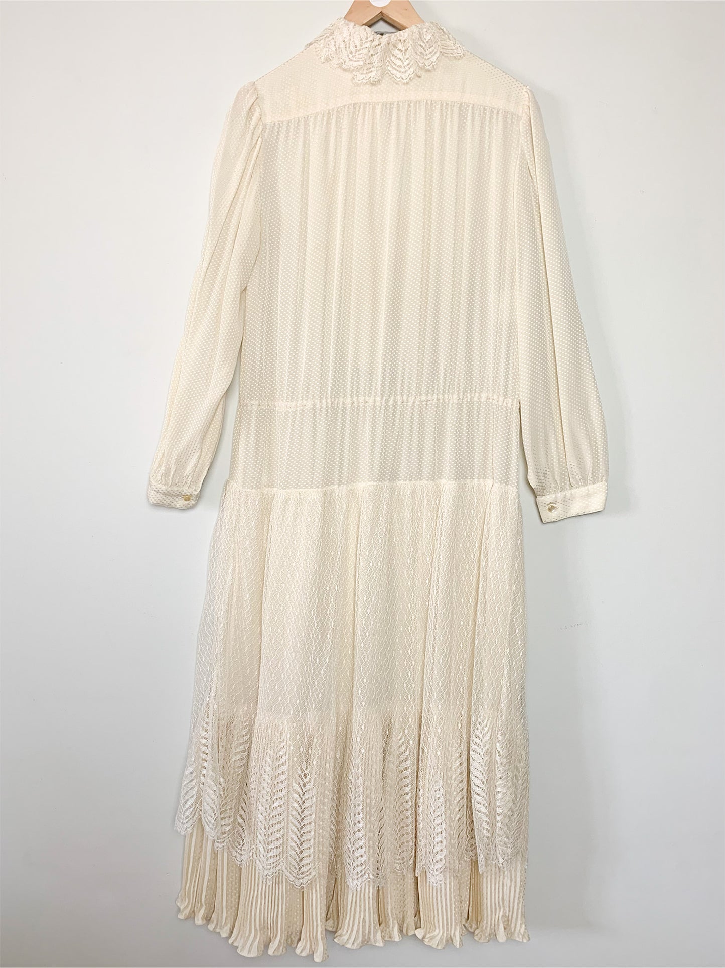 Robe Midi Vintage TED LAPIDUS Luxe - 100% Soie Crème - Dentelle & Plissés Romantiques - Années 70 - Taille 36/38