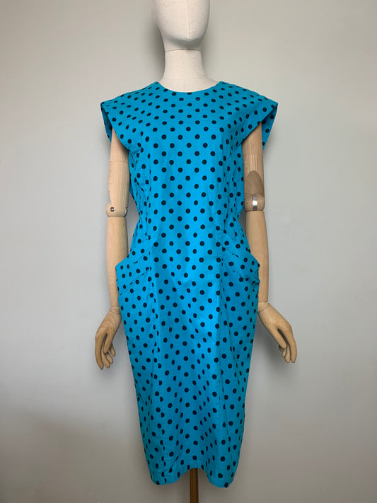 Robe sans manche structurée turquoise à pois noir vintage