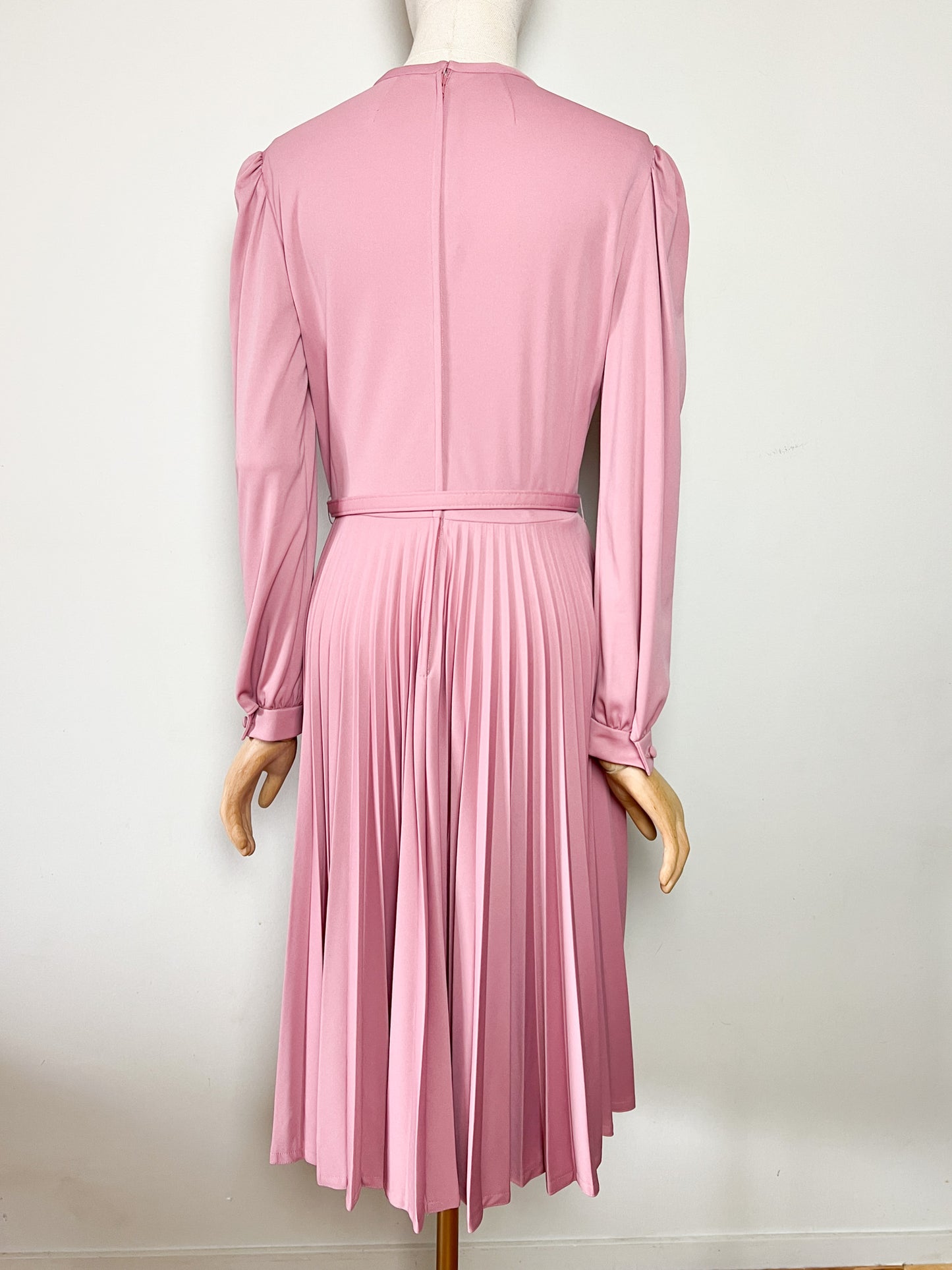 Robe vintage années 80, midi plissé soleil, rose poudré, avec ceinture, T 38