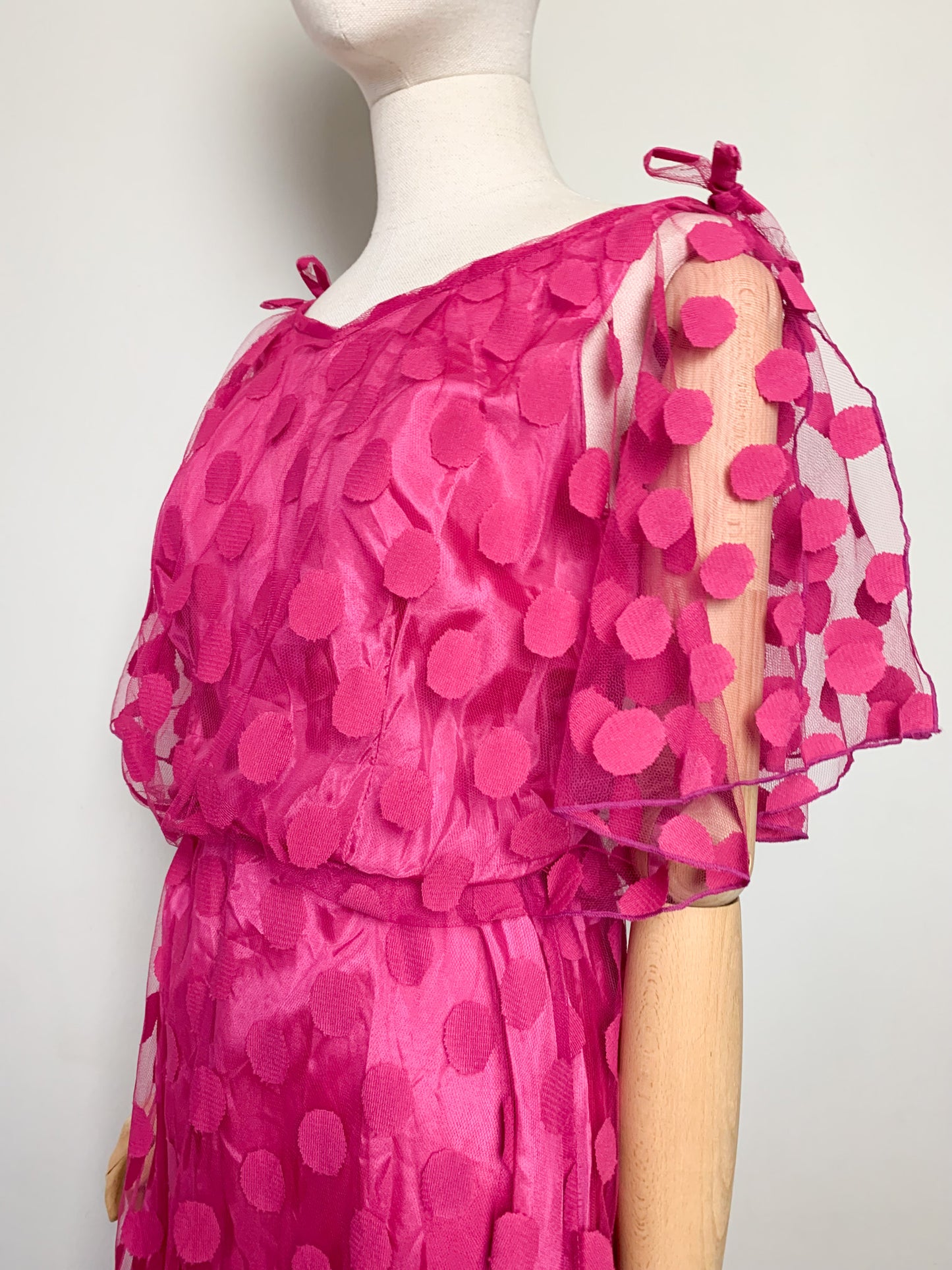 Robe vintage Années 80 rose en tulle à pois en relief – fête et céremonie_T34