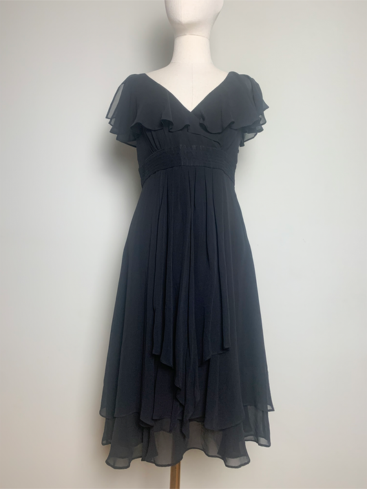 Robe noire en soie véritable à volants Caroll