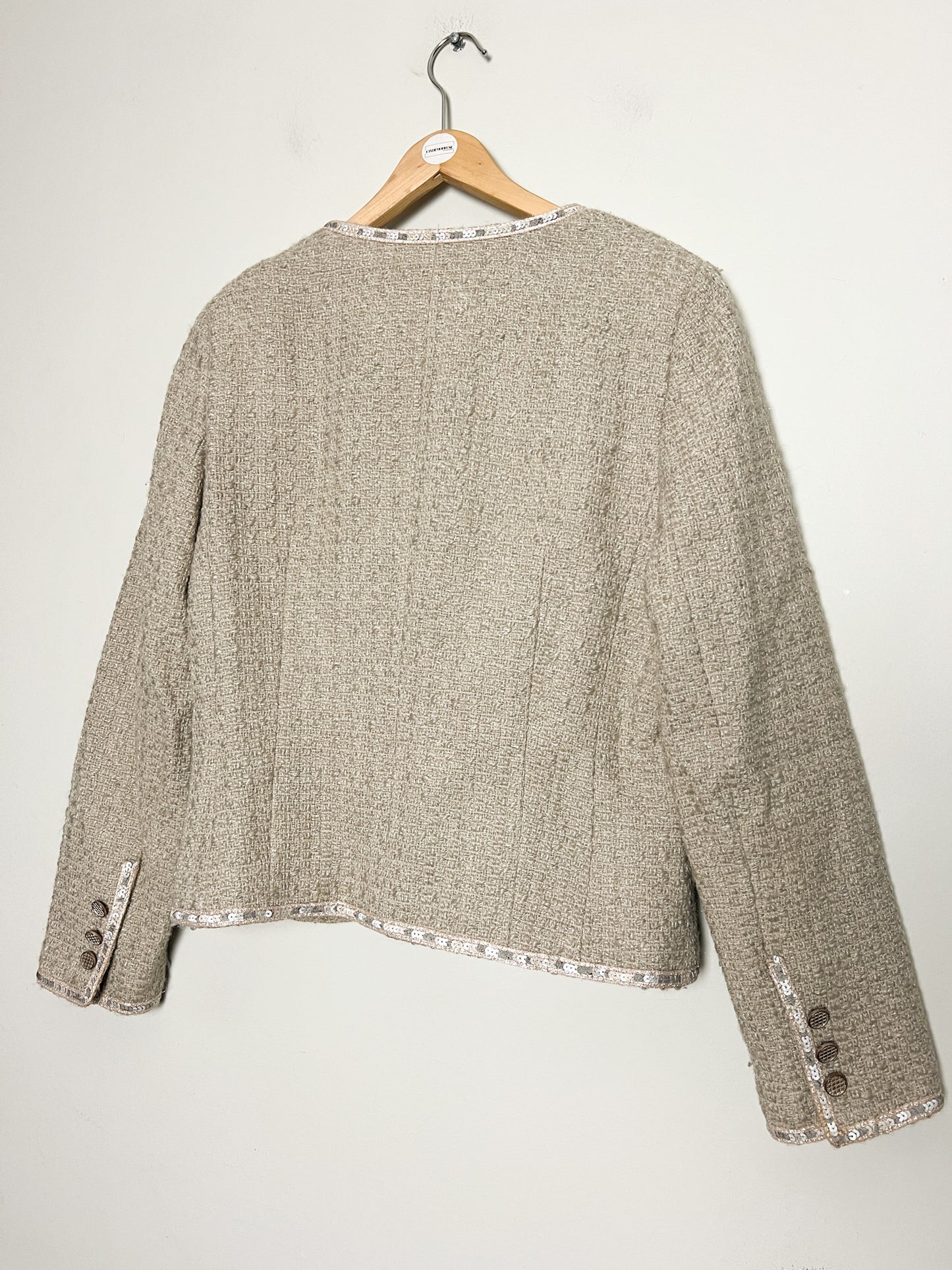 Veste courte chic en tweed beige avec sequins Antonelle T42