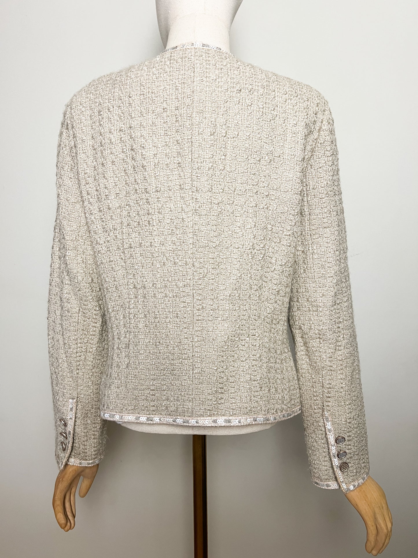 Veste courte chic en tweed beige avec sequins Antonelle T42