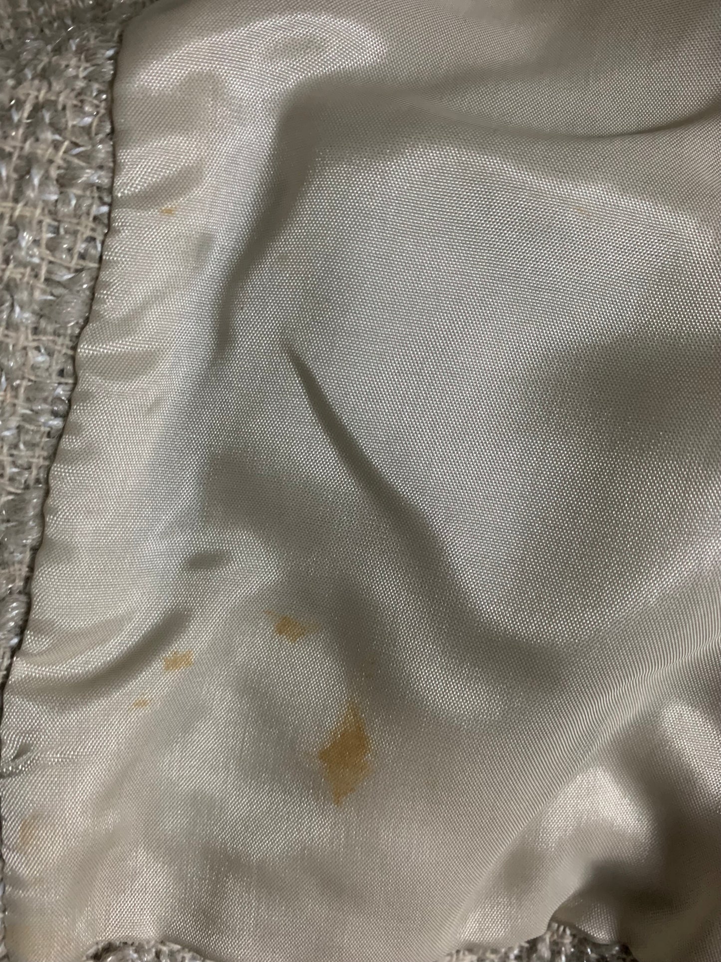 Veste courte chic en tweed beige avec sequins Antonelle T42